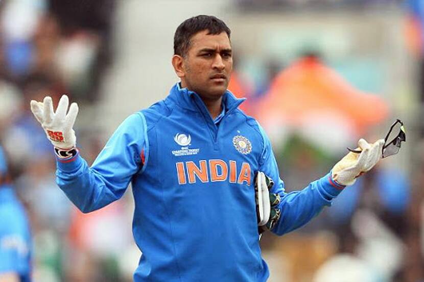dhoni (1)