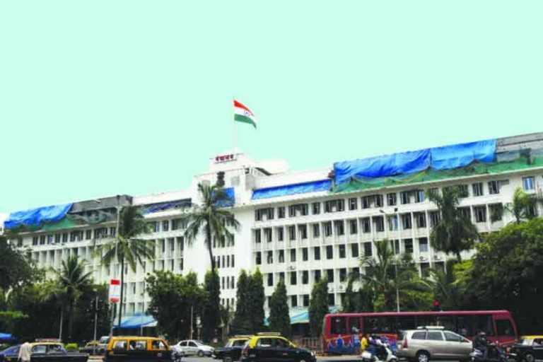 महसूल खात्यातील 12 वरिष्ठ अधिकाऱ्यांना केंद्राकडून मिळाला IAS दर्जा; लोकसेवा आयोगाकडून पदोन्नती