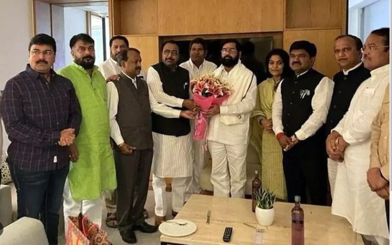 केंद्रीय मंत्रिमंडळ विस्तार: शिवसेनेला १ कॅबिनेट एवढी राज्यमंत्रीपदं ‘वर्षा’ वर खासदारांची बैठक