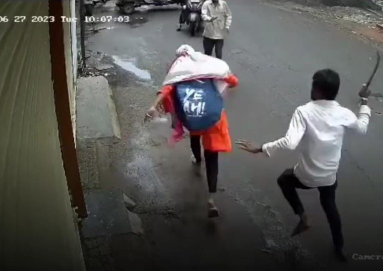 पुण्यात चाललंय तरी काय? सदाशिव पेठेत तरुणीवर कोयत्याने हल्ला; MPSC तरुणांनी वाचवलं