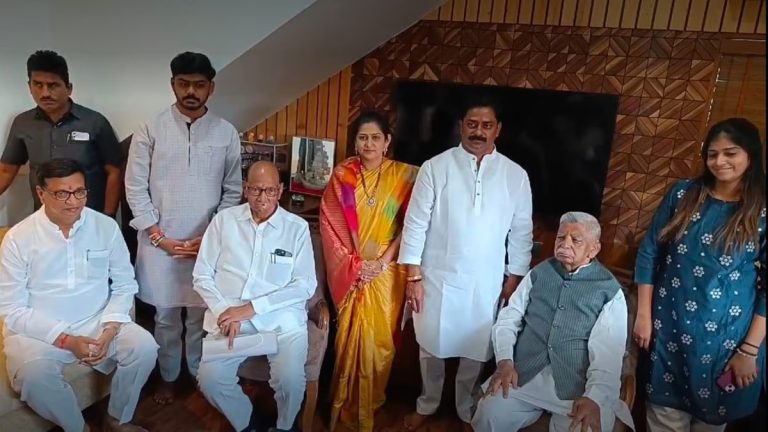 शरद पवार अनंतराव थोपटे १० वर्षानंतर एकत्र; अर्ध्या तास चर्चा अन् मविआचे सरकार आणण्यास ‘मनोमिलन’?