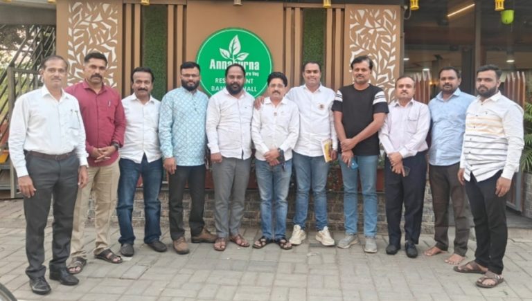 लोकसभा निवडणुकीत मराठा समाजाचे हडपसरमधून शेकडो अर्ज ; आधी आरक्षण, मग इलेक्शन प्रशासनाविरोधात हडपसर मध्ये यल्गार