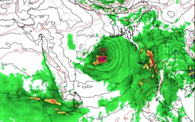 अख्खा महाराष्ट्रच अवकाळी पावसाच्या कवेत; तुफान पाऊस कोसळण्याची शक्यता या जिल्ह्यात गारपीटही