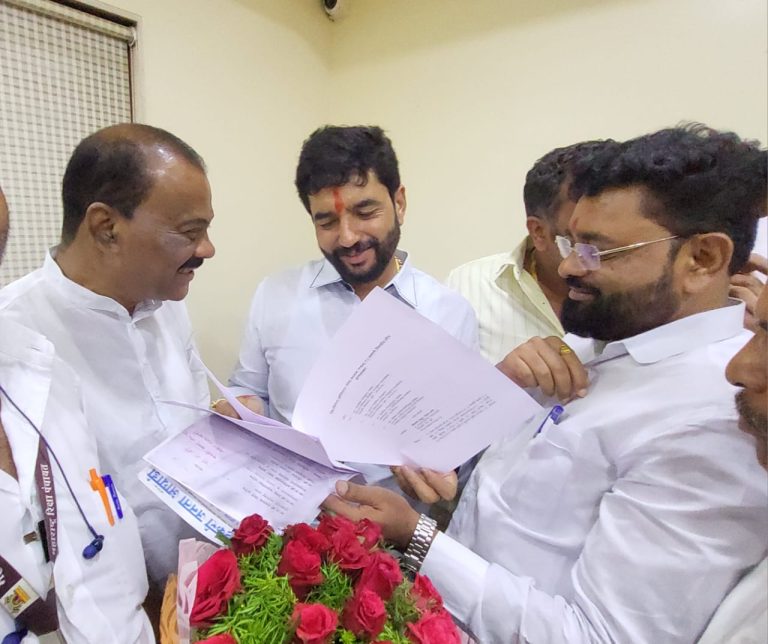 लेट पासिंग वाहतूकदारांना ‘गुडन्युज’ सहकार राज्यमंत्री मोहोळ शिष्टाई करणार; मार्ग काढण्याचे रिक्षा चालक मालकांना आश्वासन