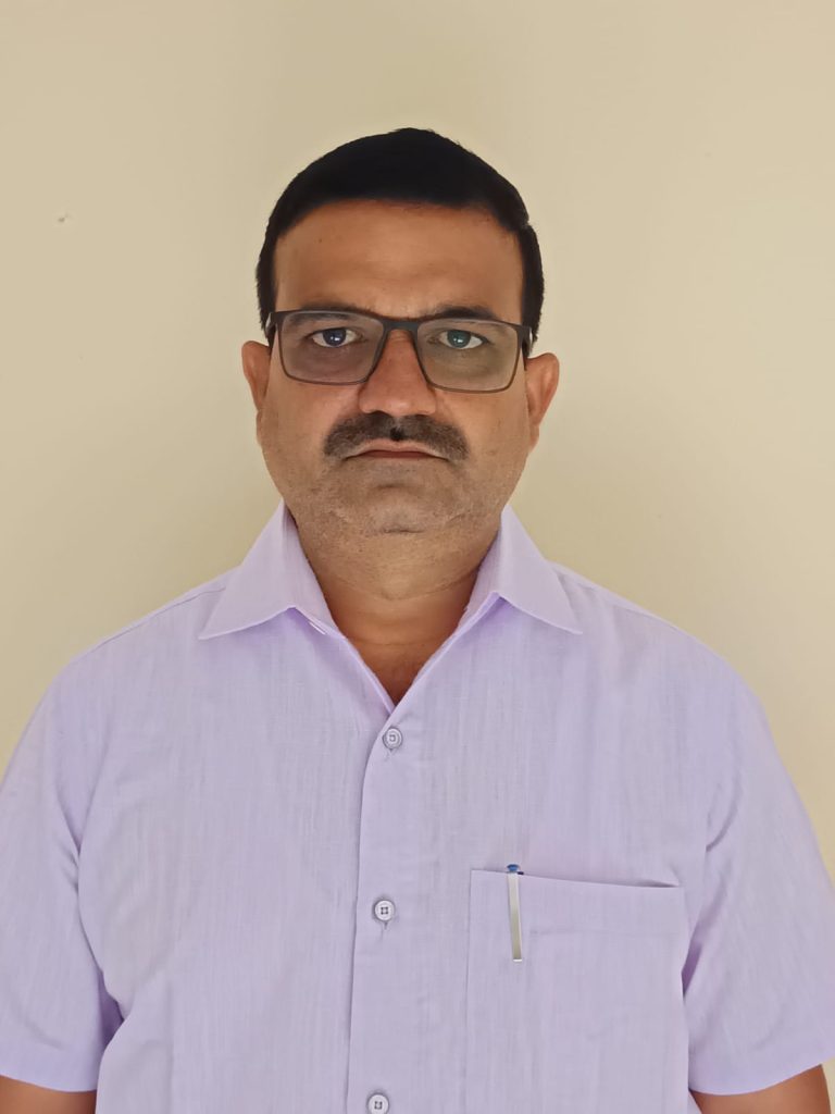 पदाचा गैरवापर करणाऱ्या भ्रष्ट अधिकाऱ्यावर कारवाई करा ; अन्यथा आमरण उपोषण