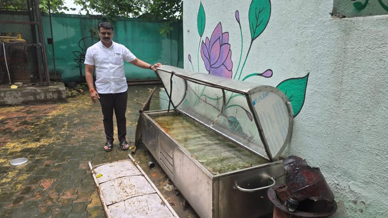 अमरधाम स्मशानभूमीत मृत व्यक्तींच्या नातेवाईकांना सोसाव्या लागतात मरणयातना? सुविधा द्या अन्यथा शिवसेना स्टाईल आंदोलन – उपशहरप्रमुख समीर तुपे यांचा इशारा..