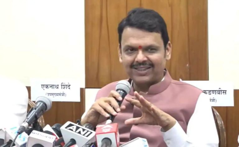 देवेंद्र फडणवीस स्वत: भावी मंत्र्यांना आज दुपारनंतर फोन करणार; उद्या नागपुरात मंत्रिमंडळ विस्तार