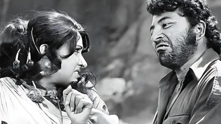 तब्बल 49 वर्षांनंतर ‘शोले’ चित्रपटातून हटवलेला ‘तो’ सीन व्हायरल