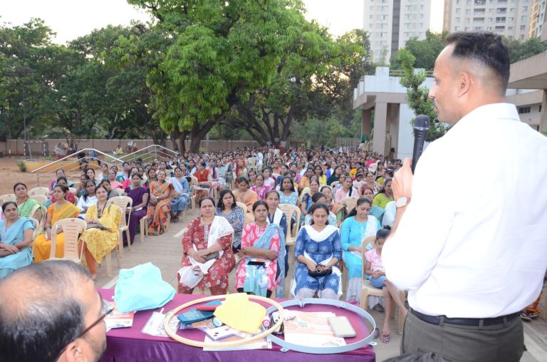 पुणे अर्बन सेल यांच्या संयुक्त विद्यमाने आपल्या कर्वेनगर – वारजे परिसरातील भगिनींसाठी मोफत हॅन्ड एम्ब्रॉयडरी आणि आरी वर्कचे मोफत प्रशिक्षण शिबीर