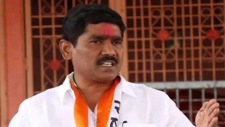 ते फोटो पाहून शब्दच फुटत नाहीत, त्या कुटुंबाचं काय होत असेल ? बजरंग सोनावणे यांचा उद्विग्न सवाल