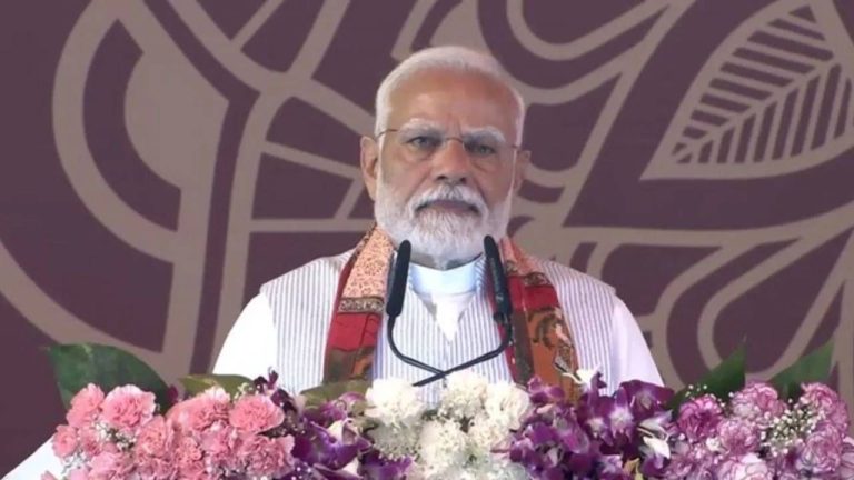 पहलगाम हल्ल्यातील मृतांना श्रद्धांजली वाहून पंतप्रधान मोदींचं भाषण सुरू, म्हणाले..