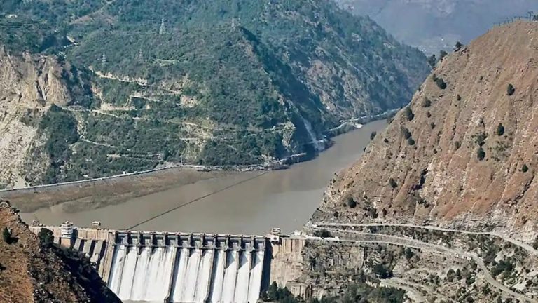 सिंधू पाणी करार स्थगितीनंतर पाकिस्तानला ३ मोठे झटके; हिमालयीन प्रदेशाला १० हजार मेगावॅटचा फायदा