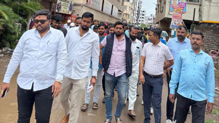 पावसाळ्याच्या पार्श्वभूमीवर पुणे महापालिकेच्या वतीने मांजरीत पहाणी दौरा