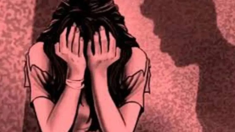 किशोरवयीन मुलीला दोन महिने ठेवले बंदी बनवून, बलात्कार केला, गर्भपात केल्यानंतर वेश्याव्यवसायात ढकलले, ४ जणांना अटक