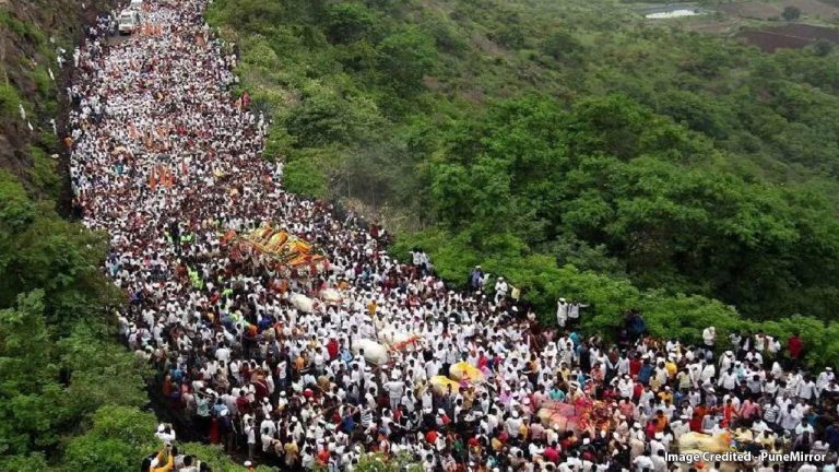 आषाढी वारी २०२५ : पुणे पोलीस हाताळत आहेत दिवेघाटावरील जोखिम, वाहतूक नियोजन तयार