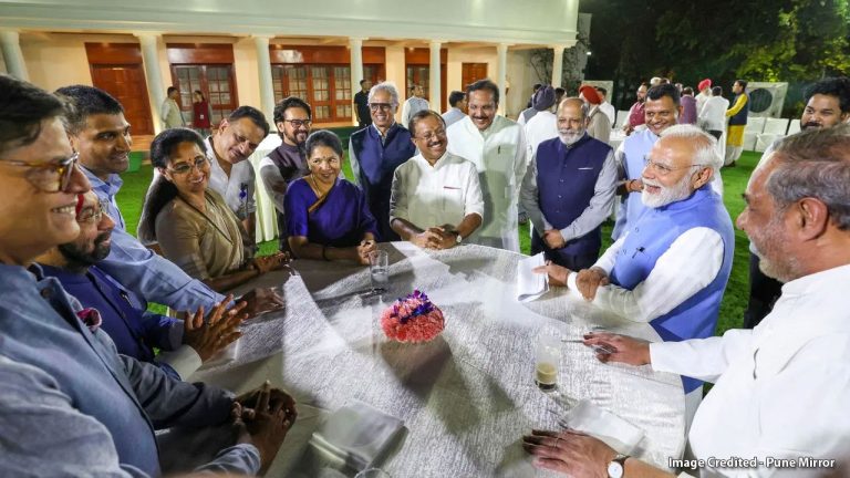 काहींच्या बैठका उशिरा गेल्यामुळे रद्द झाल्या, तर काहींना सिगारेट ओढताना पकडले… जगभर फिरणाऱ्या खासदारांचे कारनामे