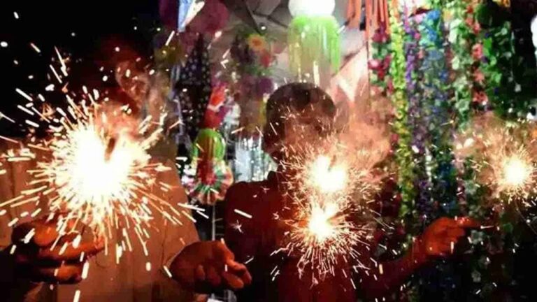 पुण्यात पोलिस आयुक्त अमितेश कुमार यांची नियमावली; शहरात रात्री १० नंतर फटाके फटाके वाजवण्यास बंदी