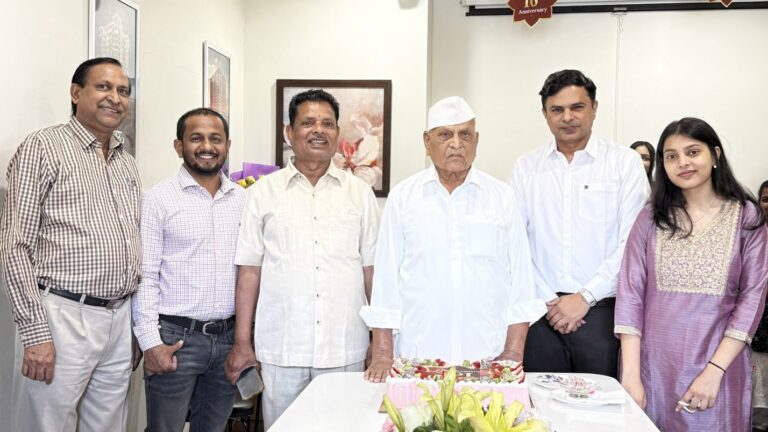 बढेकर ग्रुपचा १६ वा वर्धापनदिन सोहळा भावनिक वातावरणात साजरा; ही मूल्यांची आणि संस्कारांची पावती
