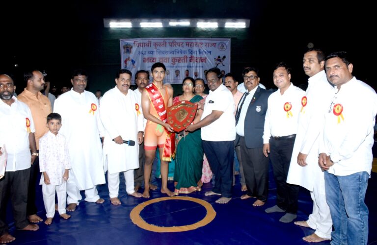 पुण्यात 353 व्या शिवराज्याभिषेक दिनानिमित्त पुण्यात भव्य युवा कुस्ती मैदान दिमाखात संपन्न