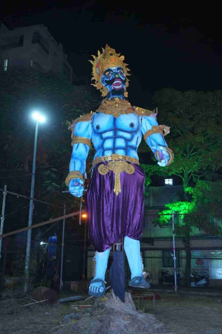 विजयादशमीला कोथरूडकरांना मराठी ‘रामलीला’ आणि भव्य ‘रावणदहन’ची पर्वणी; ‘कथा शौर्याची माझ्या श्रीरामाची’ नाट्यप्रयोगालाही उत्स्फूर्त प्रतिसाद